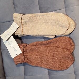 UNIVERSAL THREAD HEATHER GRAY AND BROWN MITTEN SET. NWT